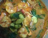 รูปขั้นตอนการทำที่ 4 ของ ผัดเผ็ดกุ้งสะตอ+คะน้า