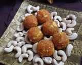 A picture of step 6 of Carrot ladoo.