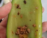 Foto del paso 2 de la receta: Calabacitas rellenas al guajillo