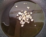 Foto del paso 1 de la receta: Revuelto de champiñón con espinacas y huevo
