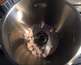 Foto del passaggio 1 della ricetta Risotto con tarassaco e pepite di pancetta(My CuCo Assistant)