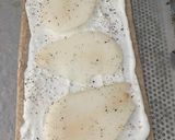Une image de l'étape 2 de Tarte fine à la poire /ricotta.