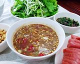 Hình bước làm 2 của món Bún mắm nêm thịt quay