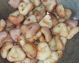 A picture of step 3 of Stir fry Water Chestnut.