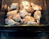 Foto del paso 3 de la receta Alitas de pollo al licor de arroz y gratén de crema de lechuga