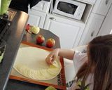 Une image de l'étape 2 de Tarte fine rapide aux pommes 🍏.