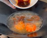 Foto langkah ke 6 dari resep Kwetiau Udang Kuah Saffron.