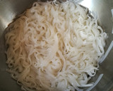 Foto del paso 6 de la receta: Fideos de arroz con ternera y verduras (Noodles) 🍝