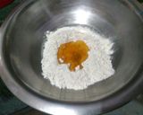 A picture of step 1 of Peas Momo Fry.
