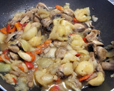 Foto del paso 3 de la receta: Calabacín relleno gratinado
