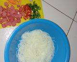 Foto langkah ke 1 dari resep Tumis Bihun Sosis.