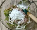 Foto langkah ke 2 dari resep Ayam Enoki Kukus Lada Jahe.