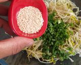 हेल्दी मुग बिन स्प्राऊट साईड डिश (moong bean sprout recipe in marathi) रेसिपी स्टेप 4 फोटो 
