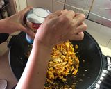 A picture of step 6 of Ohn No Khauk Swe / Burmese Laksa.