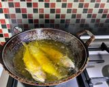 Foto langkah ke 1 dari resep Ikan Kembung Goreng Sambal Matah.
