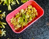 Foto langkah ke 7 dari resep Oseng Bunga Pepaya.