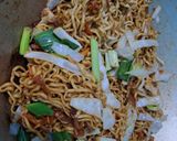 Foto langkah ke 3 dari resep Mie Goreng cap 3 telor.