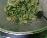 Foto langkah ke 6 dari resep Oseng oseng ikan cue dan kikil.