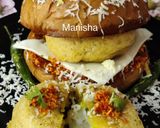 A picture of step 8 of Cheese Stuffed Vada Pav Burger.