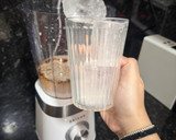 Foto del paso 3 de la receta: Frappé de café sabor caramelo refrescante🧋🟤🧊