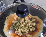 Foto langkah ke 5 dari resep Pizza teflon homemade tanpa ulen.