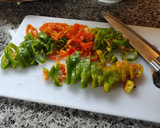 Foto del paso 4 de la receta: Col con patatas y pimiento con carne a la brasa