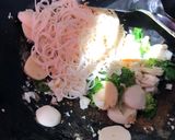 Foto langkah ke 3 dari resep Misoa Goreng Lembab.