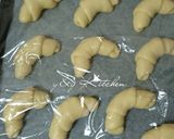 Foto langkah ke 7 dari resep Butter roll.