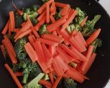 Foto del paso 2 de la receta: Bisteck de res con verduras a mi estilo