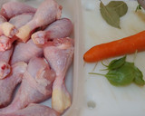 Foto del paso 1 de la receta: Muslitos pollo en crema de vino blanco sin lactosa