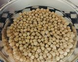 Foto del paso 1 de la receta: Guiso de Garbanzos con Salchichas y vegetales !🥘