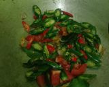 Foto langkah ke 4 dari resep Tumis ikan asin cabe ijo.
