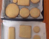 Foto langkah ke 5 dari resep Cookies Hias #411.