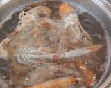 Foto del paso 2 de la receta: Espaguetis con cigalas frescas y salsa marinera