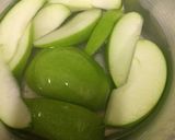 A picture of step 2 of Apple Cinnamon English breakfast tea.