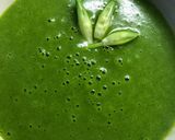 A picture of step 5 of Wild garlic, spinach and potato soup.
