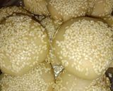 รูปขั้นตอนการทำที่ 9 ของ ขนมเปี๊ยะงาทอดไส้หมู (Anhui-Style Pan-Fried Sesame Mooncakes)