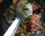 A picture of step 2 of Beans With Tomato Curry.