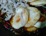 Foto langkah ke 6 dari resep Telur ceplok saus inggris.