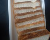 A picture of step 1 of Veggies mayo toast.