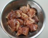 A picture of step 1 of Comforting Chikuzen-ni (Japanese Simmered Chicken and Vegetables).