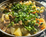 Foto del paso 5 de la receta: Carne Guisada (punta paleta) con asado sobrante