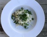 Risotto z czosnkiem niedźwiedzim i szparagami krok przepisu 2 zdjęcie
