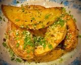 Hình bước làm 4 của món Khoai Tây Nướng Tỏi Rắc Phô Mai Parmesan