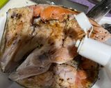 Foto langkah ke 1 dari resep Salt Grilled Salmon Head ala Mama Asi / yLoVeA.