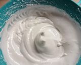 Túrókrémes, epres, gyümölcsös kocka recept fázis 1 fotója