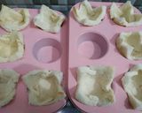 Foto langkah ke 3 dari resep Muffin Roti Tawar Isi Telur Keju Daging Asap.