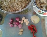 Foto langkah ke 1 dari resep Tumis taoge tahu kecap.