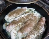 Foto del paso 2 de la receta: Filet de merluza con arvejas y cebolla súper light