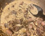 A picture of step 5 of Steak & Blue cheese pasta.